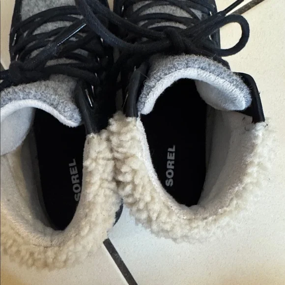 Sorel Black and Gray Fleece-Lined Boots - Picture 9 of 9